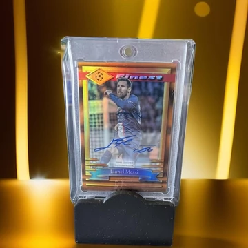 Topps Finest UEFA Champions League Autograph Lionel Messi – Orange Refractor /10